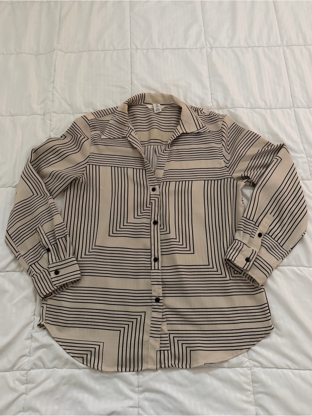 Bundle of 6 Women’s Blouses and Sweaters- Size Medium